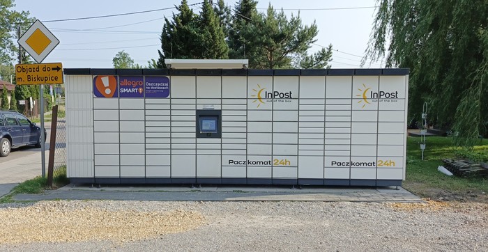 Parcel Locker ZCE01M posesja prywatna naprzeciwko Sołtysa