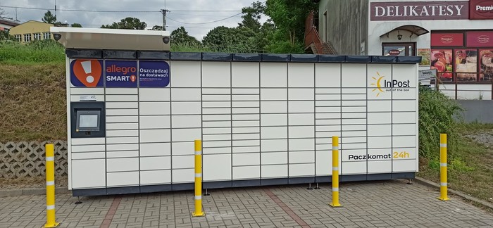 Paczkomat ZCK01M Przy sklepie delikatesy Premium