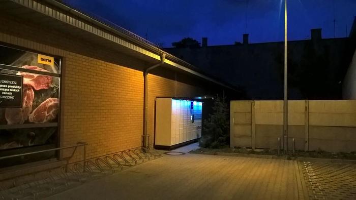 Paczkomat ZDW06N Przy sklepie Netto