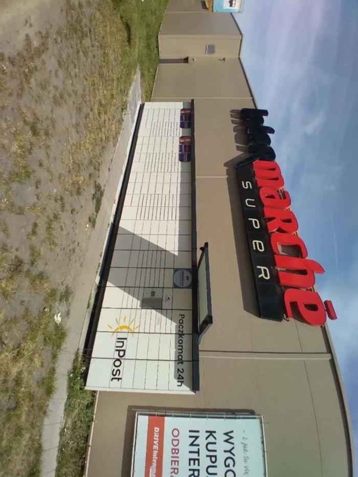 Parcel Locker ZDW08N Na parkingu marketu Intermarche
