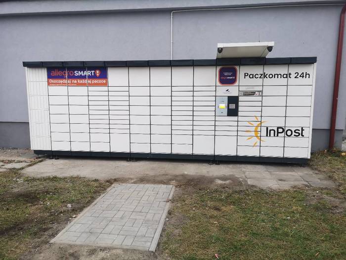 Parcel Locker ZGI09N Przy sklepie spożywczym PSS Zgoda.