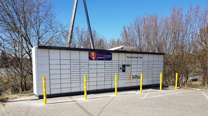 Parcel Locker ZGN01N Na parkingu przy sklepie Odido