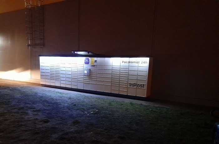 Paczkomat ZGO03N przy markecie