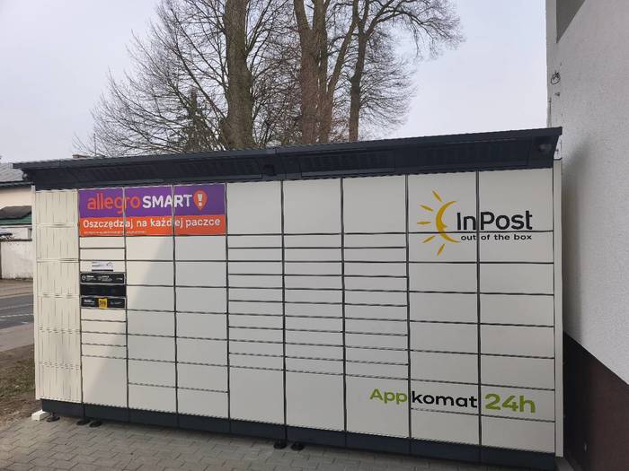Parcel Locker ZGO09BAPP przy sklepie