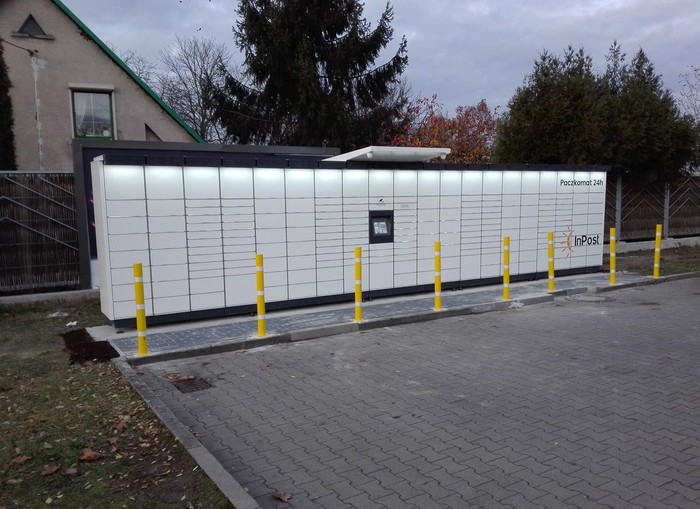 Paczkomat ZGO10M Na parkingu LIDLA ul. Zacisze