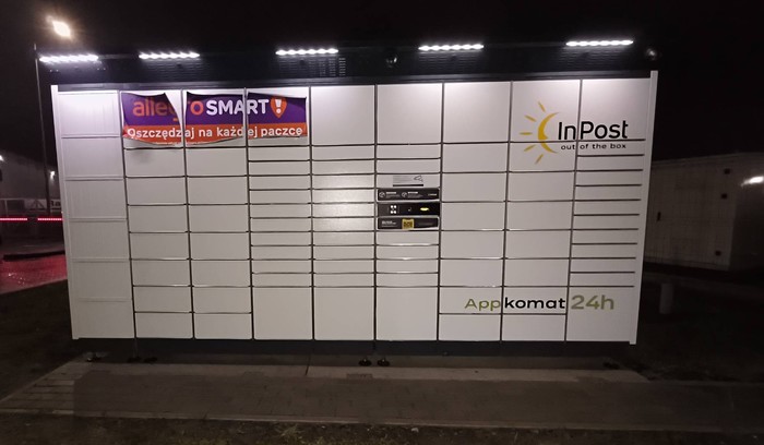 Paczkomat ZGO14BAPP przy parkingu