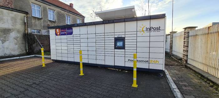 Parcel Locker ZGO27M na parkingu przy dyspozytorni