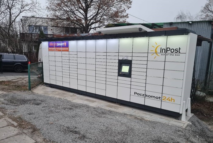 Parcel Locker ZGO71M na terenie prywatnej posesji