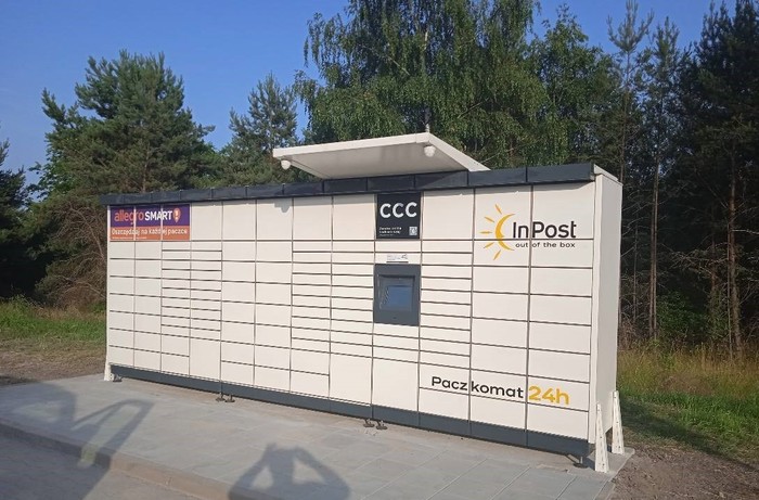Paczkomat ZGO73M przy parkingu
