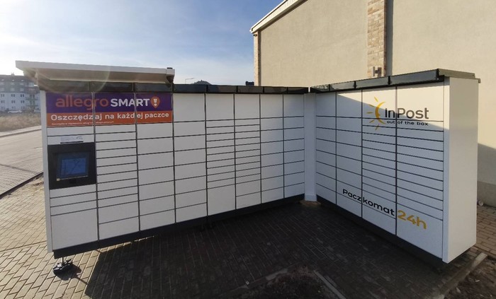 Paczkomat ZGO82M przy parkingu