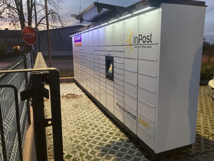 Paczkomat ZIV01M Przy Delikatesach Centrum