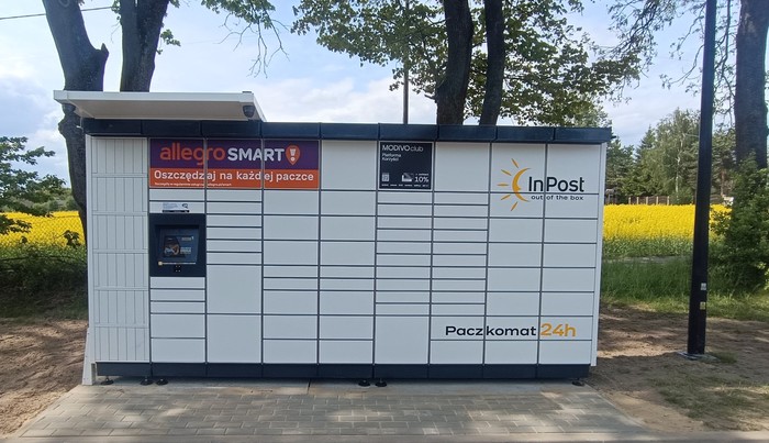Paczkomat ZIV02M Przy stacji paliw Safari