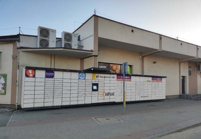 Paczkomat ZKK01M Przy sklepie Stokrotka