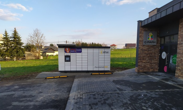 Paczkomat ZKN02M Obok parku handlowego
