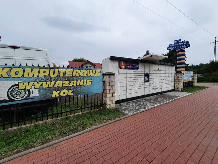 Zdjęcie paczkomatu od InPost: InPost ZKR01M
