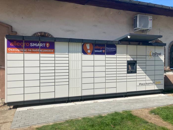 Paczkomat ZLC04M Na parkingu Naszego Sklepu