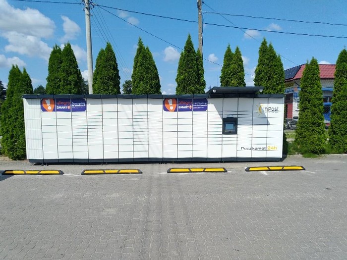 Paczkomat ZLH01M Na stacji benzynowej