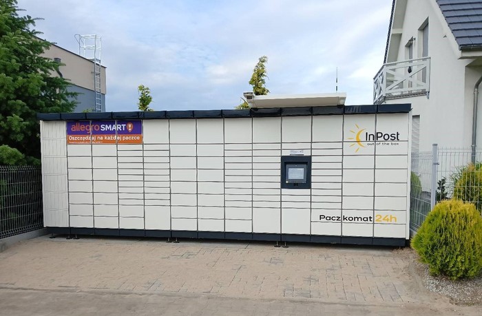 Paczkomat ZLOT01M Prywatna posesja przy ul. Rzepakowej 9