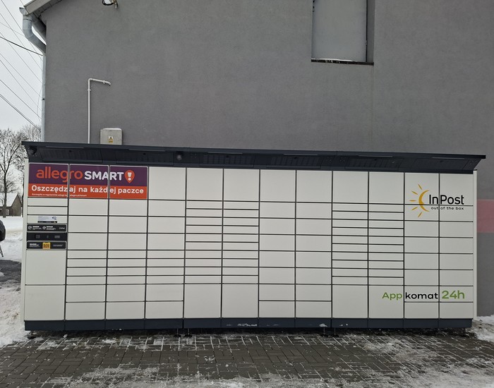 Paczkomat ZLPQ01BAPP Przy budynku OSP