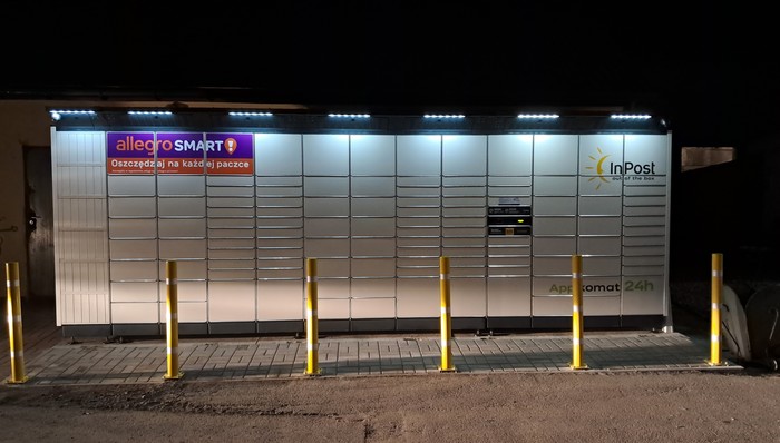 Paczkomat ZMB01BAPP parking przed OSP