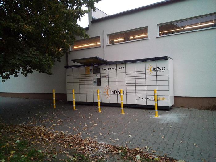 Paczkomat ZNI01N Przy sklepie Lewiatan