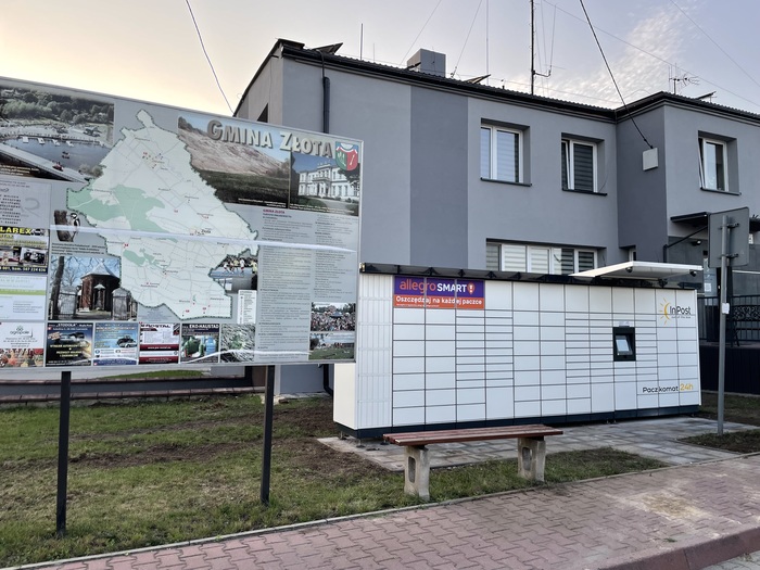 Paczkomat ZOA01M przy ośrodku zdrowia