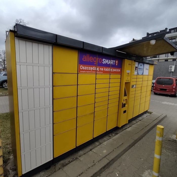 Paczkomat ZRB01A Na parkingu CHU Gregorek