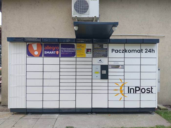 Paczkomat ZRO01N Przy sklepie Owoce i Warzywa