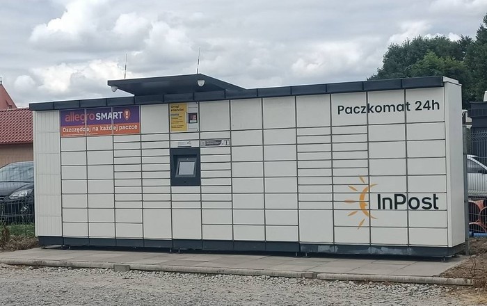 Parcel Locker ZRO02M Na terenie myjni