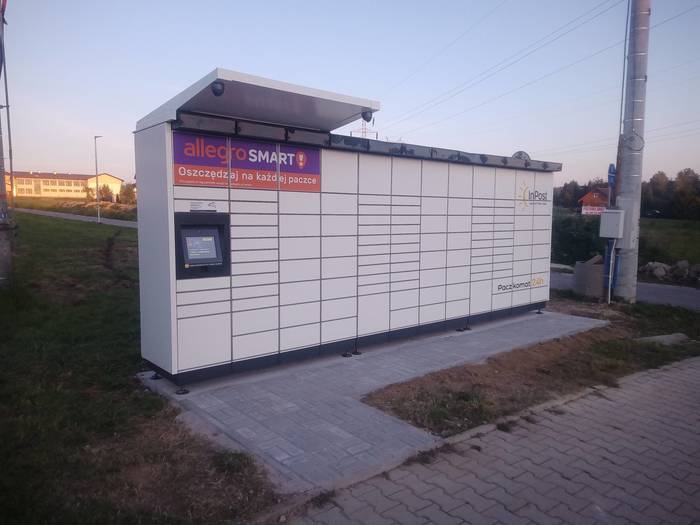 Paczkomat ZSK01M przy ul. Kościelnej