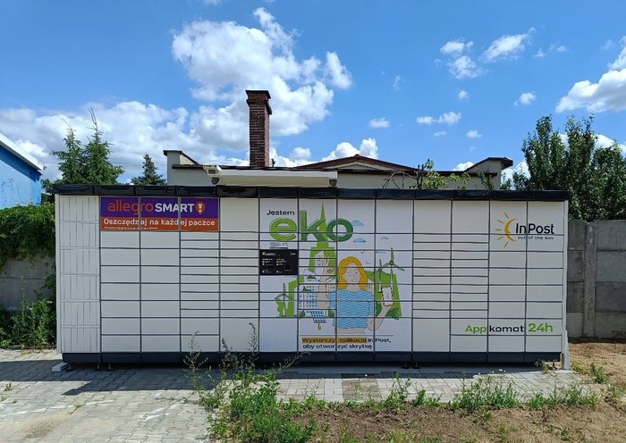 Paczkomat ZTW01APP Parking sklepu od strony ulicy Jana Kocika