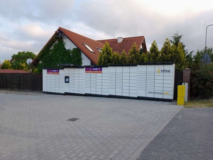 Parcel Locker ZUK01M budynek biurowy
