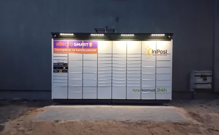 Paczkomat ZURQ01BAPP Przy sklepie spożywczym