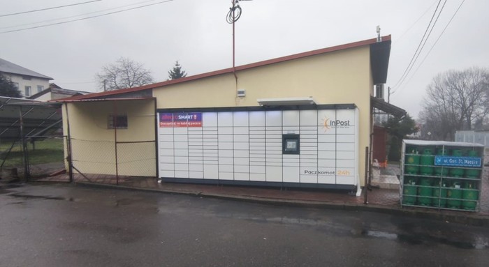 Paczkomat ZUW03M Przy sklepie Groszek