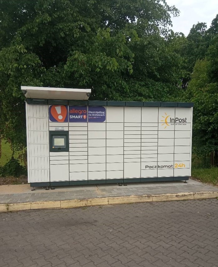 Paczkomat ZWZ01M przy stacji Pieprzyk