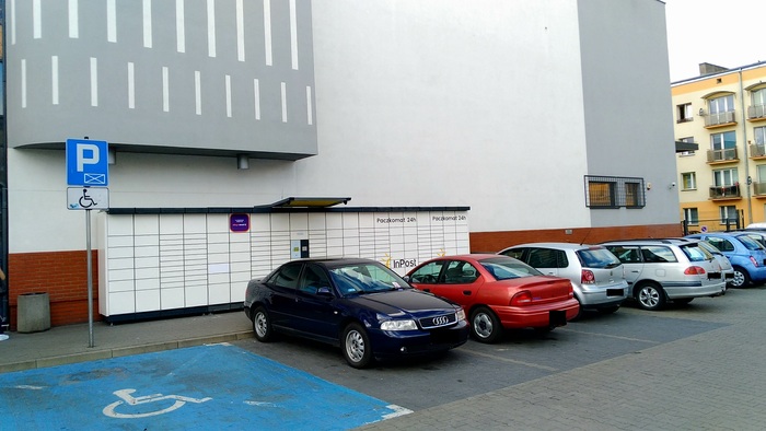 Paczkomat ZYR01N Przy Galerii Dekada
