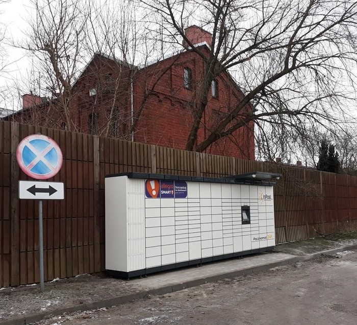 Paczkomat ZYR09M Stacja paliw MOL