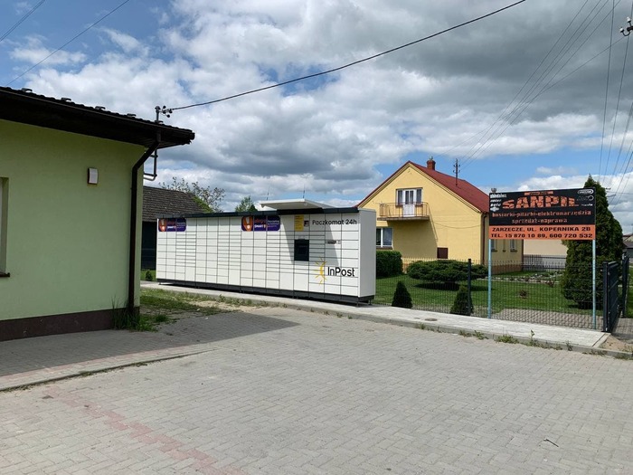 Paczkomat ZZE01M Parking Sklepu GS 32